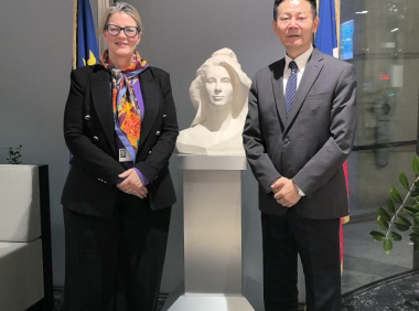 吴清主席访问法国、巴西金融监管部门并与国际机构投资者代表座谈